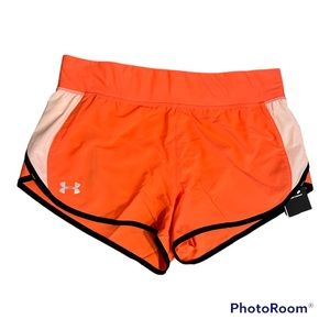 🏈 Women's UA Speedpocket Shorts. NWT. 🏈